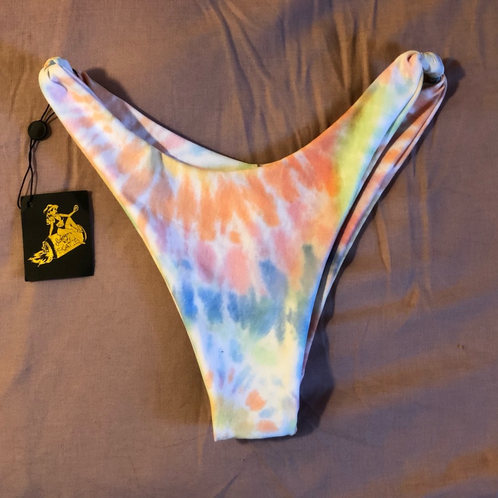NWT Skatie Bonaroo Suzanne Bottoms, Size M